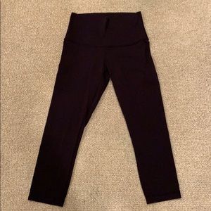 Lululemon crops size 8